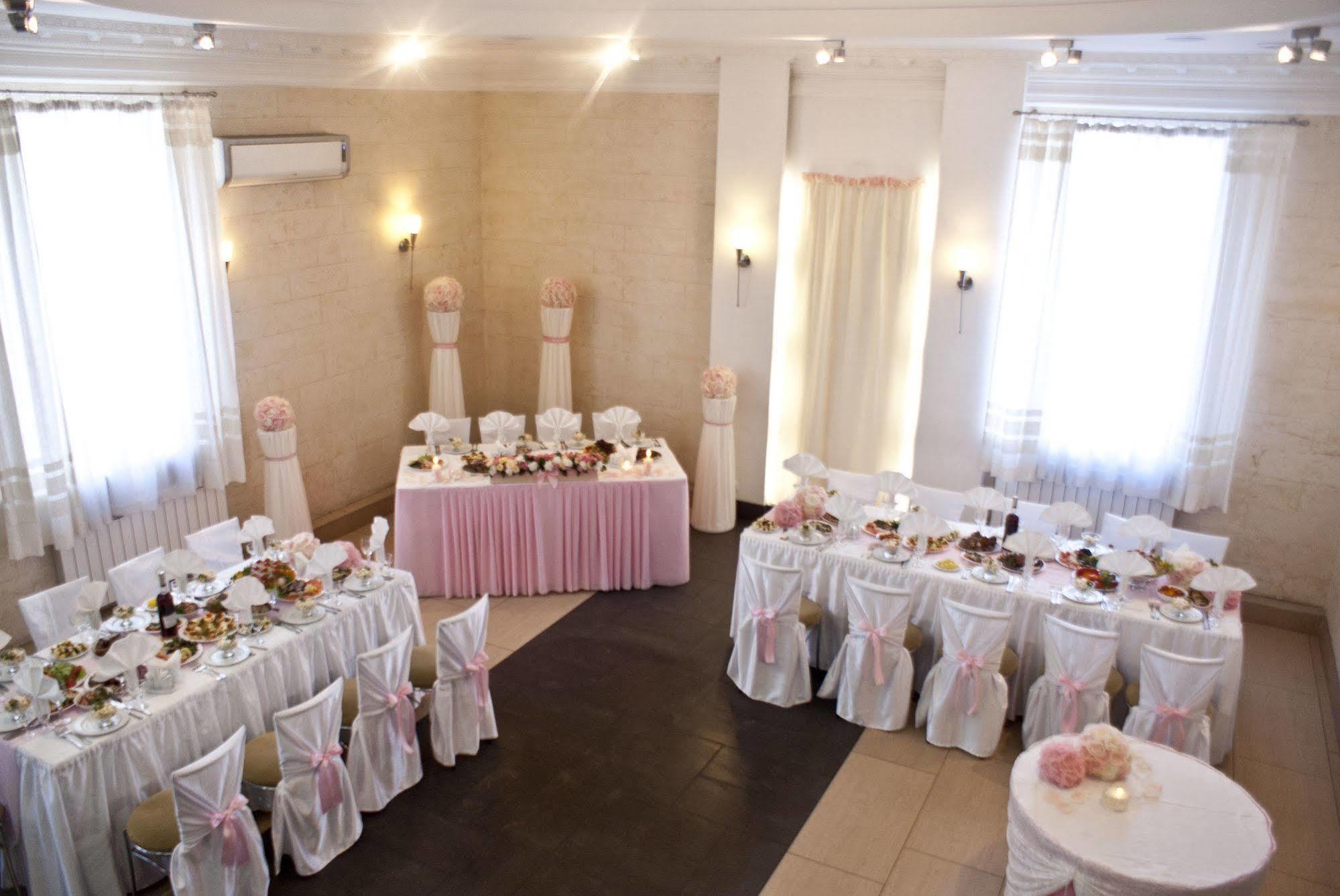 U Fontana Hotel Minsk Ngoại thất bức ảnh