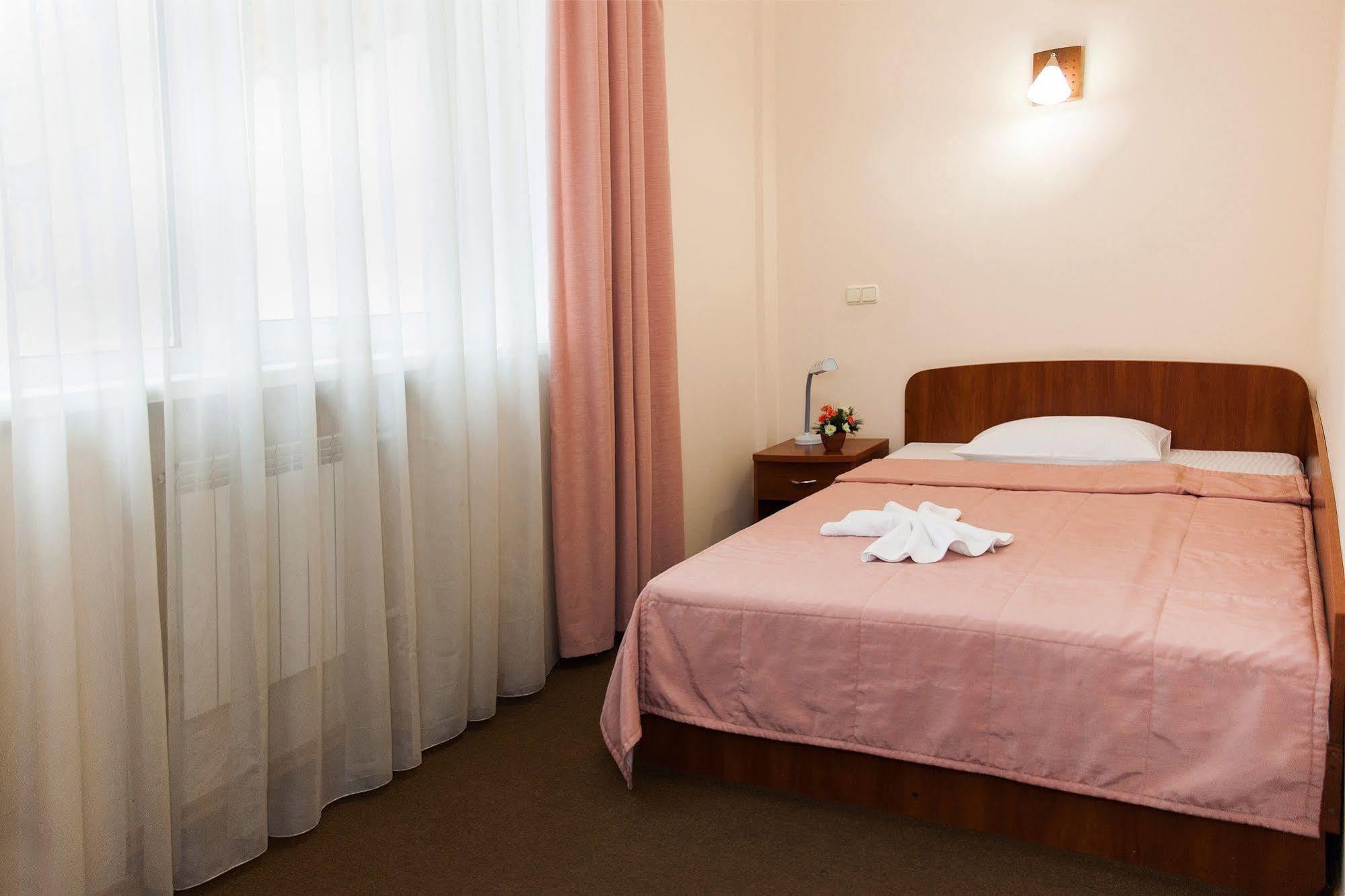 U Fontana Hotel Minsk Ngoại thất bức ảnh